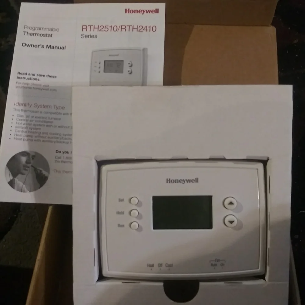 Honeywell Home RTH2510B1018 7-Day Programmable Thermostat - Picture 2 of 3